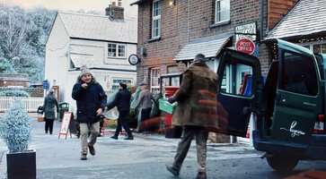 Media  l-8093_man vs baby_station road_1.JPG